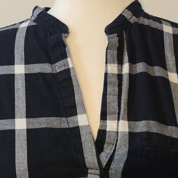 Old Navy Plaid Shirt - Picture 2 of 8